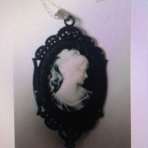 Black n White Lady Cameo Brooch-Pendant 925 Chain